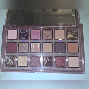 HiJdaBEAUTY Eyeshadow Palette - Deep Brown, Nude, Pink and Gold Tones